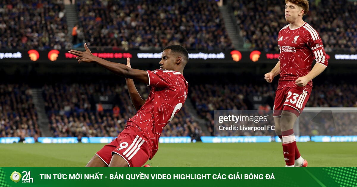 Liverpool ca khúc khải hoàn: "Sát thủ" Isak lợi hại trở lại, Gakpo thăng hoa