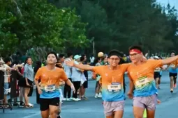 Tìm kiếm nhân chứng, đồ vật các vụ rạch túi vận động viên marathon