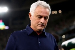 Mourinho không hiểu vì sao Real thất bại, chê học trò ngây thơ