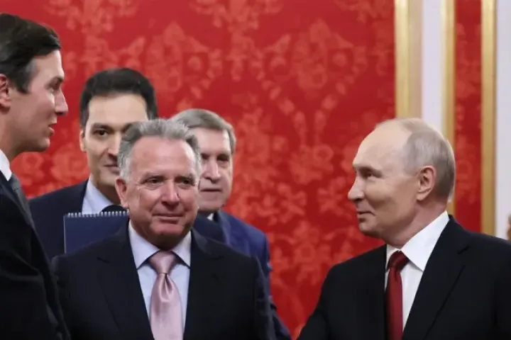 Tổng thống Nga Putin họp ba giờ đồng hồ với đặc phái viên Mỹ về xung đột Ukraine