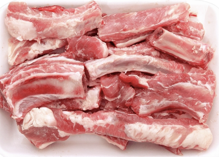Sườn non heo nhập khẩu Brazil bán tại một siêu thị ở TP HCM. Ảnh: Hồng Châu