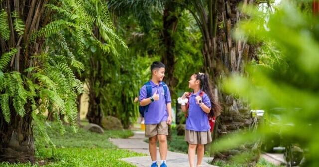 Hành trình đến trường giữa xanh tươi của trẻ tại các đại đô thị Ecopark