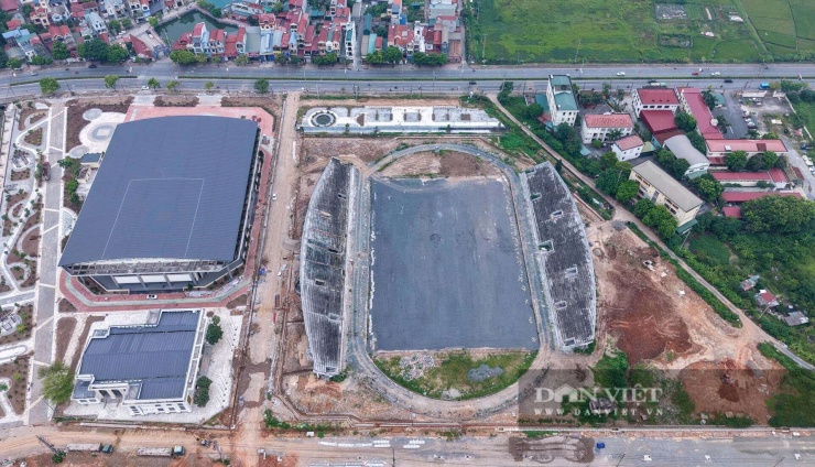 Phát biểu tại lễ khởi công dịp đầu tháng 2 năm nay, ông Kiều Trọng Sỹ - Chủ tịch UBND xã Phúc Thọ cho rằng, việc đồng loạt triển khai các dự án thể hiện quyết tâm của cả hệ thống chính trị trong tập trung nguồn lực đầu tư hạ tầng, nâng cao chất lượng đời sống nhân dân, tạo nền tảng vững chắc cho sự phát triển của địa phương.&nbsp;