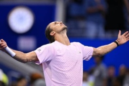 Tennis đỉnh cao US Open: Zverev - Swiatek gặp thử thách khó, sao gốc Việt mơ kỳ tích