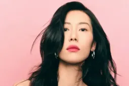 Siêu mẫu nội y bị mắng khắp mạng xã hội