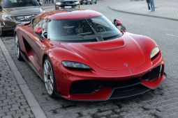 Siêu phẩm Koenigsegg Gemera vừa bàn giao đã bị đập vỡ kính