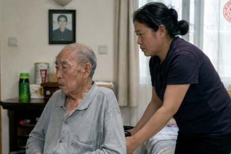 Bi kịch của cụ ông cưới người giúp việc