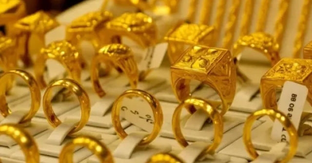 Giá vàng nhẫn tăng vượt vàng SJC