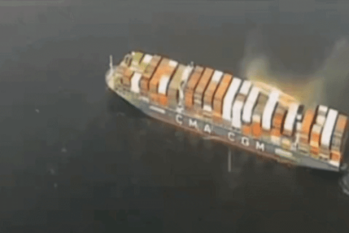 Iran tung video phô diễn hành động quyết liệt với tàu qua eo biển Hormuz