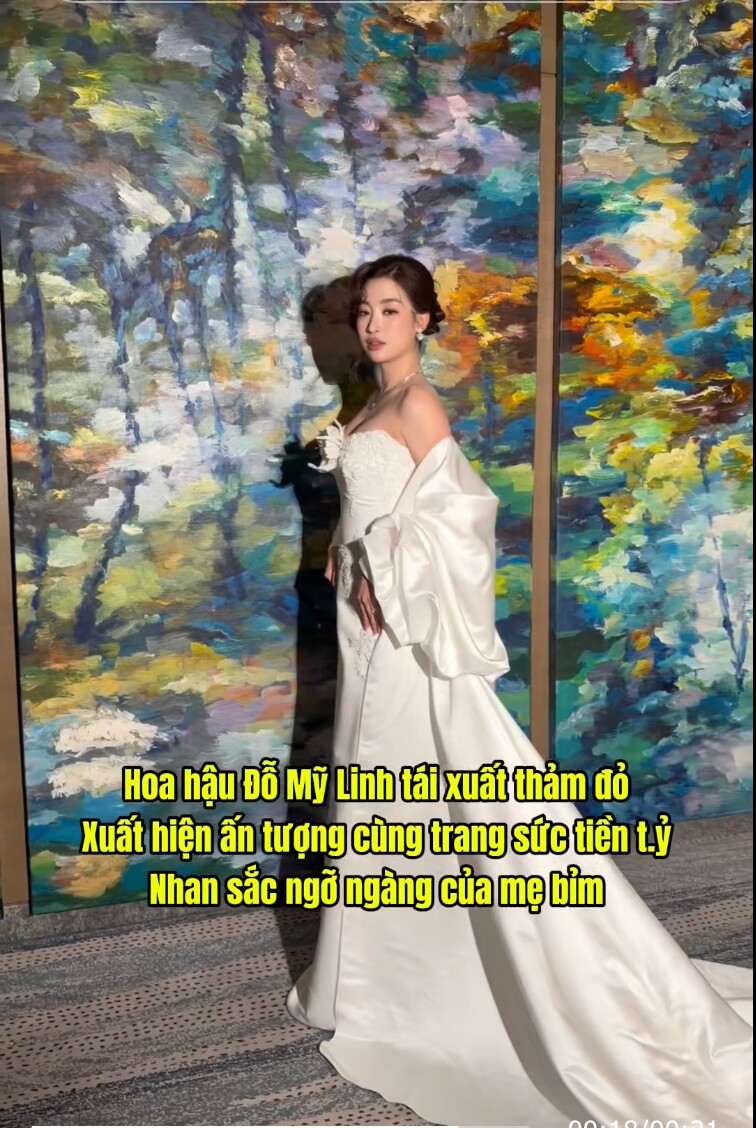 Khí chất 'mẹ 2 con' của bà xã Chủ tịch CLB Hà Nội - 8