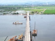 Hình ảnh đập ngăn mặn từng lớn nhất Đông Nam Á được sửa chữa khẩn cấp
