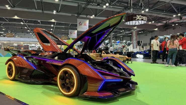 Chiếc xe gỗ mô phỏng mẫu Lamborghini V12 Vision Gran Turismo