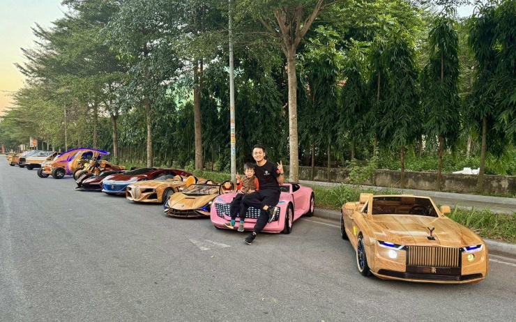 Dàn siêu xe bằng gỗ được anh Đạo chế tạo cho các con chơi từ năm 2020. Ảnh: Nhân vật cung cấp