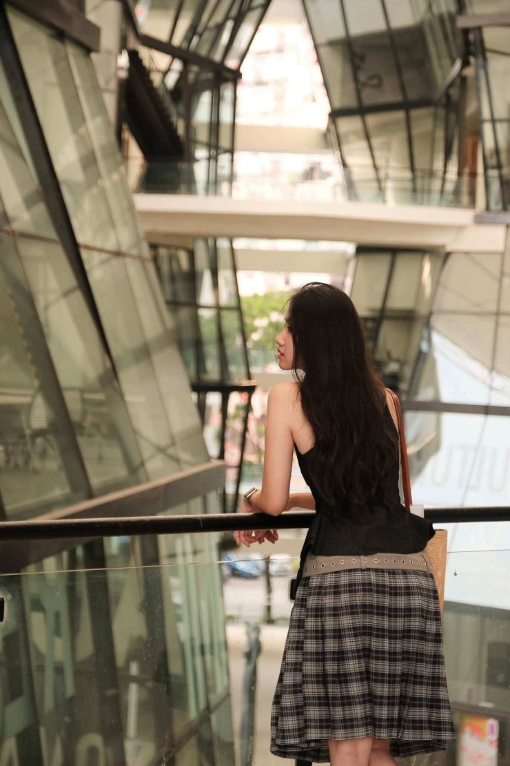 Bạn gái khoe ảnh hẹn hò thiếu gia Sơn Kim ở Singapore - 7