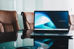 Laptop doanh nghiệp đang có những thứ sinh viên thực sự cần