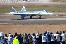 'Đàn UAV' tàng hình trên tiêm kích Su-57 lần đầu xuất hiện