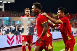 Xuân Son nhận xe 600 triệu đồng sau AFF Cup, khán giả vây kín chúc mừng
