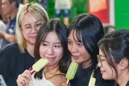 Phản ứng khi Kem Tràng Tiền đóng cửa