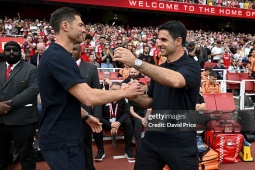 Nhà vô địch Arsenal dạy cho Chelsea bài học, Alonso vẫn dưới trình Arteta