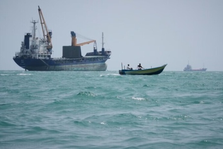Iran lập ‘vùng cấm’ ngoài eo biển Hormuz; Mỹ tố Tehran nói dối