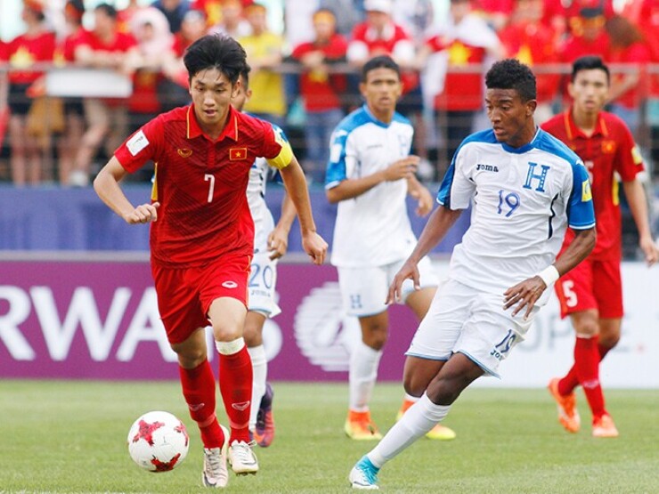 Cựu đội trưởng U20 Việt Nam thừa nhận cá độ, túi còn vài chục nghìn đồng ở tuổi 29