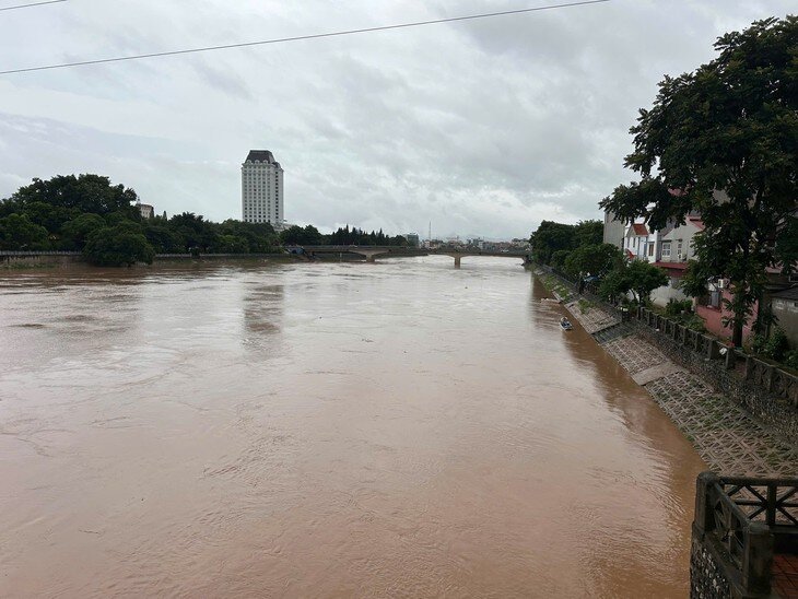 21 tỉnh thành triển khai ngay các biện pháp ứng phó với thiên tai dồn dập 10 ngày tới. Ảnh: PV