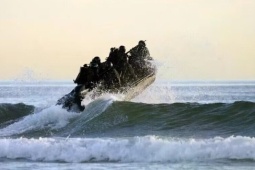 Mỹ bí mật rà phá thủy lôi suốt 4 tháng ở eo biển Hormuz