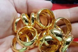 Vì sao giá vàng nhẫn cao hơn vàng SJC?