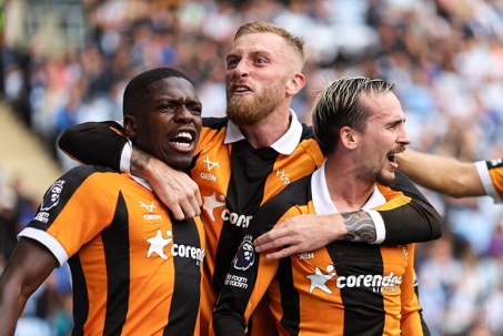 "Kẻ nổi loạn" Hull City: 3 trận 0 bàn thua, khối bê tông khó bị xuyên phá