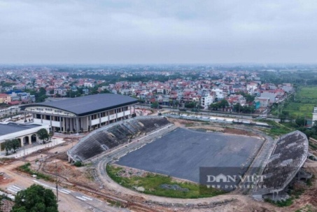 Toàn cảnh Sân vận động Phúc Thọ bỏ hoang nhiều năm ở ngoại thành Hà Nội được đầu tư hàng trăm tỷ đồng để cải tạo