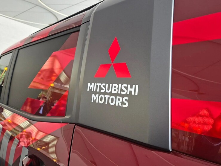 Vừa ra mắt, Mitsubishi Pajero 2026 đã có bản off-road siêu ngầu - 7
