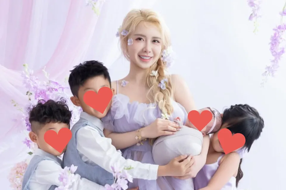 Hiện tại cô là mẹ đơn thân của 4 đứa con.
