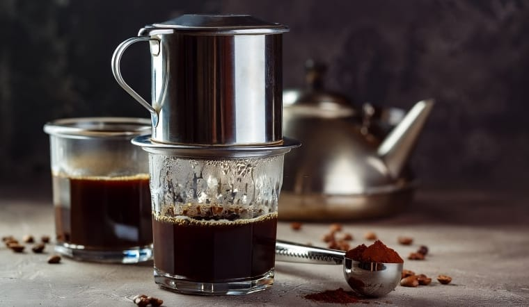 Người bị đau xương khớp cần dừng uống 3 loại nước này ngay lập tức - 3