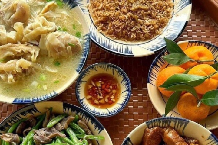 6 mâm cơm gia đình nấu vội khiến cộng đồng xôn xao vì 'quá chất'