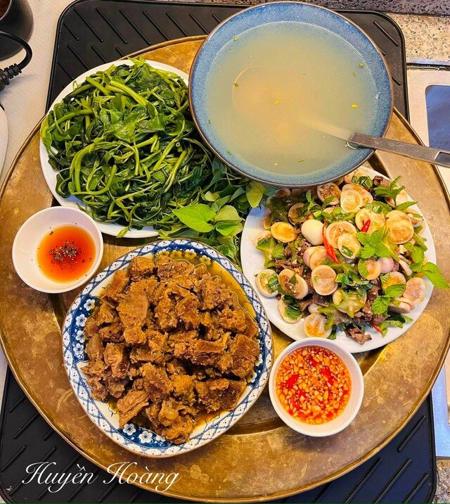 7 mâm cơm gia đình đầu thu truyền cảm hứng của mẹ đảm ở Hà Nội - 5