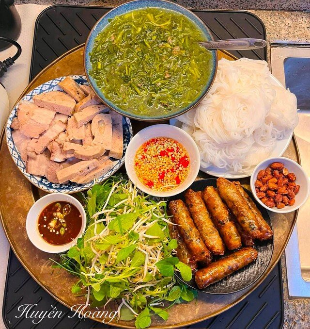 7 mâm cơm gia đình đầu thu truyền cảm hứng của mẹ đảm ở Hà Nội - 2
