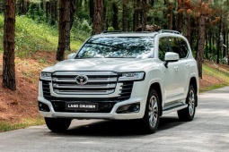Toyota Land Cruiser 300 HEV công bố giá bán từ 4,7 tỷ đồng