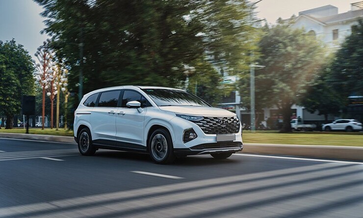 Giá xe Hyundai Custin mới nhất tháng 9/2026 - 9