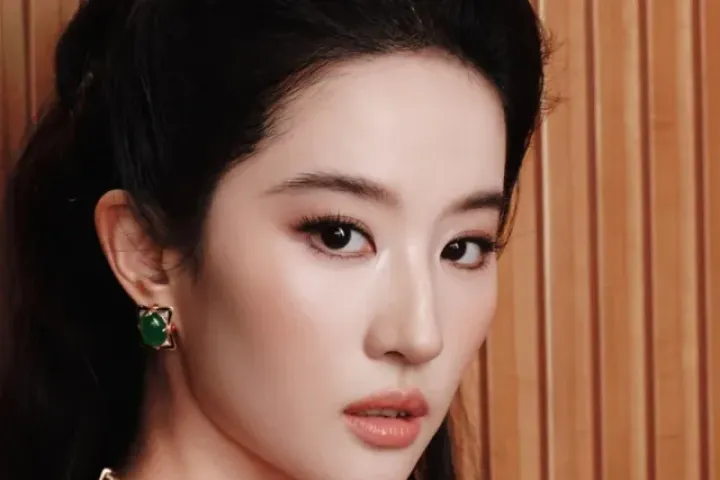 Lưu Diệc Phi bị chỉ trích trịch thượng