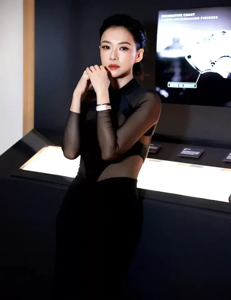 Chương Tử Di khoe vóc dáng săn chắc sau ồn ào bị chê béo - 1
