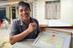 Niềm tự hào của người bố thợ xây có con gái đứng thứ 8 kỳ thi bác sĩ nội trú