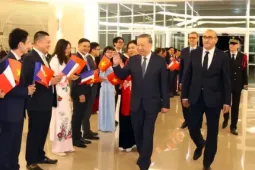 Tổng Bí thư, Chủ tịch nước Tô Lâm và Phu nhân bắt đầu thăm chính thức Pháp