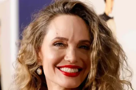 Angelina Jolie bị chỉ trích