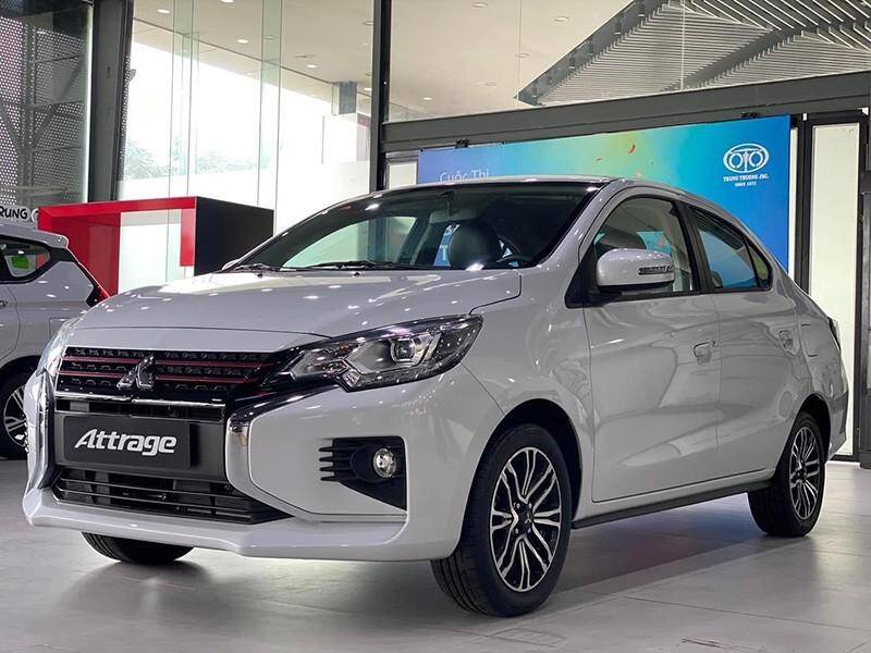 Attrage MT có giá niêm yết 380 triệu đồng, góp phần kéo mặt bằng giá sedan hạng B xuống sát nhóm xe đô thị giá rẻ