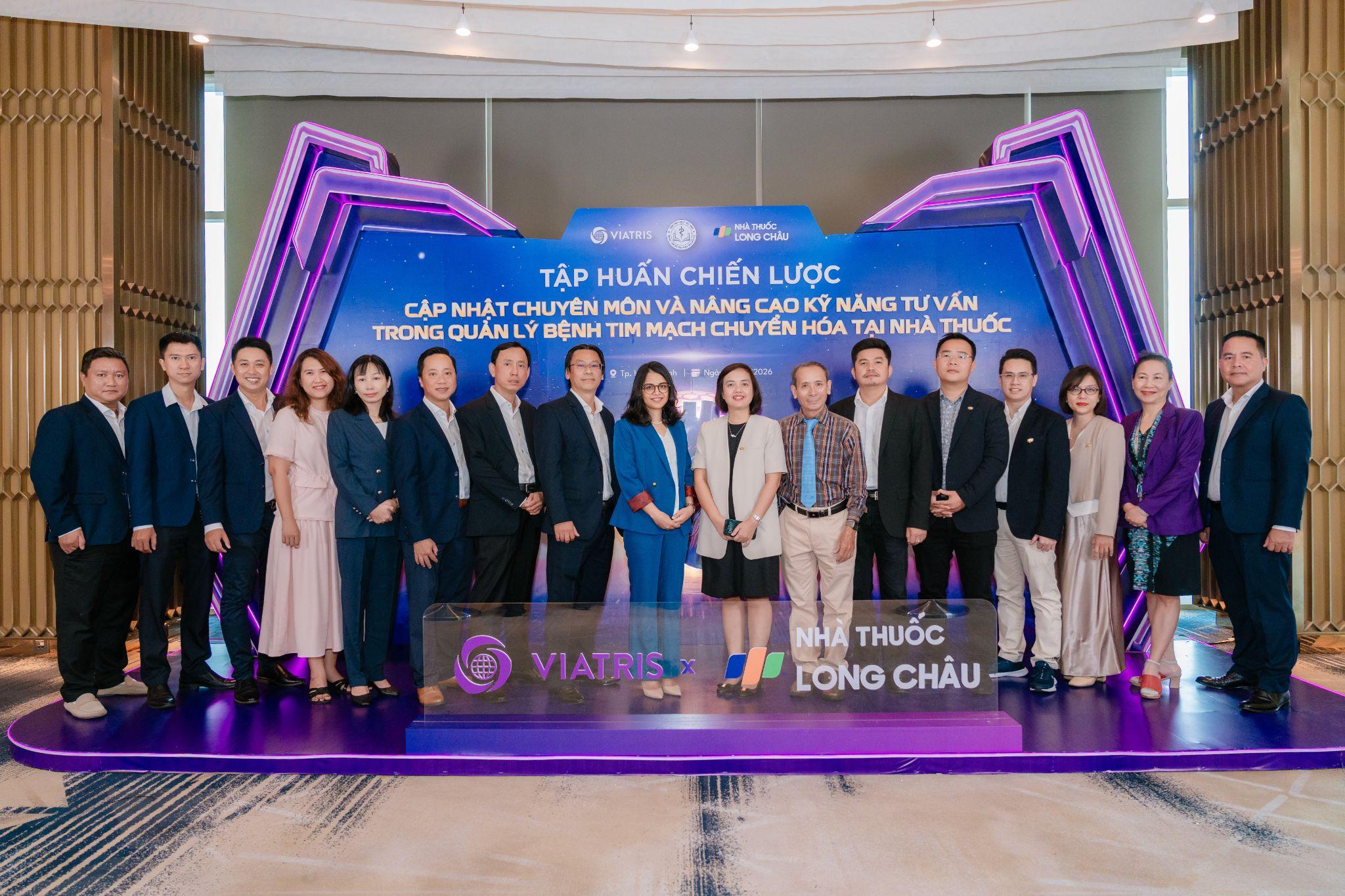 Long Châu và Viatris Việt Nam thắt chặt cam kết đồng hành trong các hoạt động nâng cao sức khỏe cộng đồng.