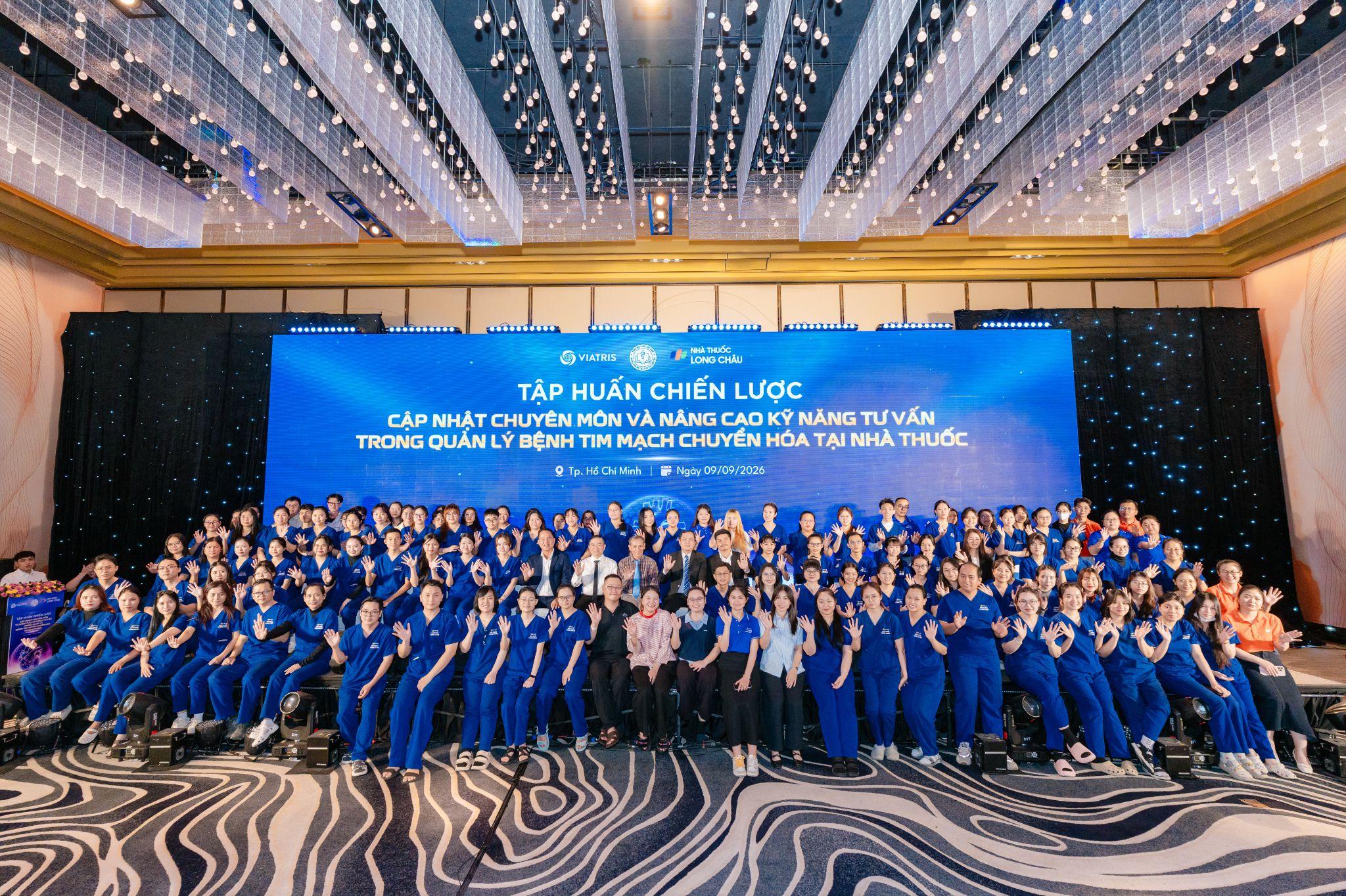 Đào tạo chuyên môn cho đội ngũ dược sĩ cộng đồng là một trong những trọng tâm của dự án.