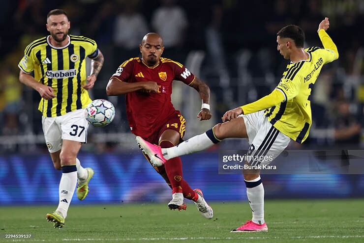 Trực tiếp bóng đá Fenerbahce - AS Roma: Đội chủ nhà dốc toàn lực tấn công (Cúp C1)
