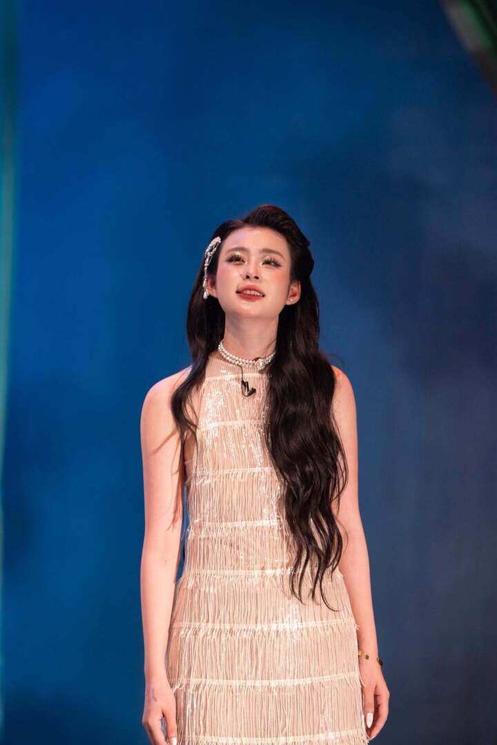 Nhan sắc đời thực nữ chính sinh năm 2004 của 'Đội bóng nữ làng Xuân' - 10