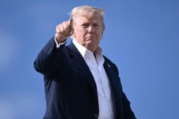 Ông Trump dọa giáng đòn vào ‘pháo đài bất khả xuyên phá’ của Iran