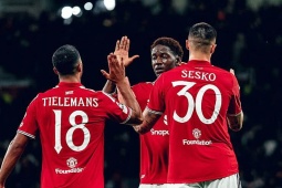 MU trở lại Cúp C1 thuận lợi, Mainoo giúp Carrick an tâm trước thềm derby Manchester
